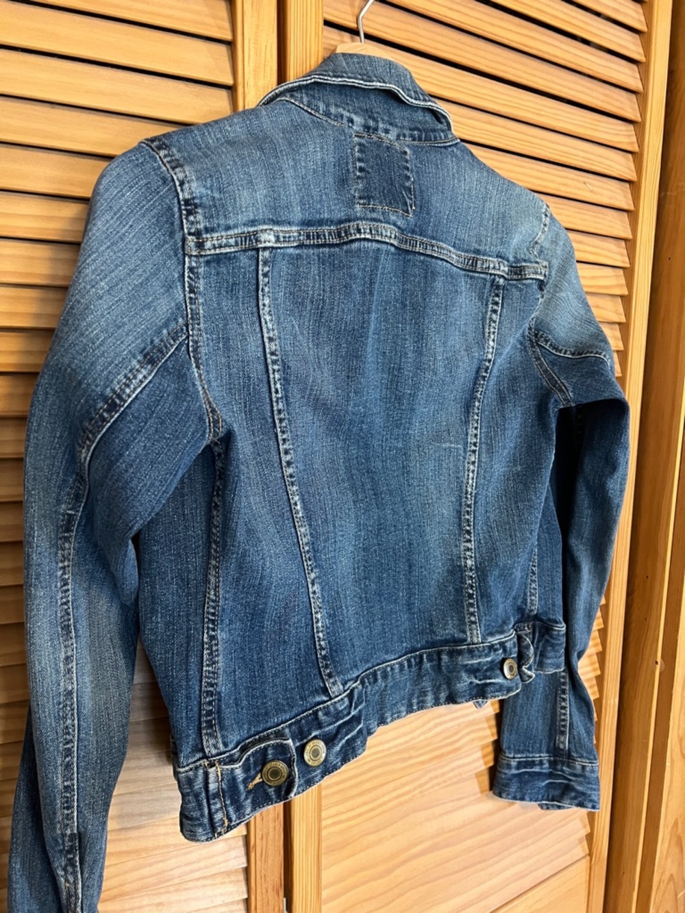 L.O.G.G. Label of Graded Goods by H&M Distressed Jean Jacket, size 2 - Picture 8 of 16